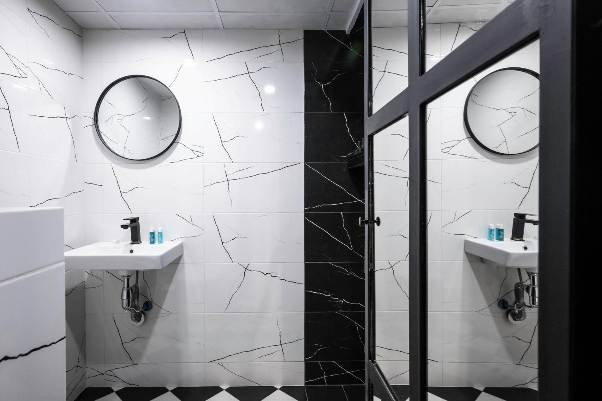 Central Art-Inspired Flat With Private Garage Sofia Bagian luar foto